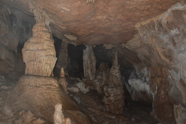 Prekrasna stometarska dvorana špilje pod vrhom Kurozeb (874 m.n.v.)
