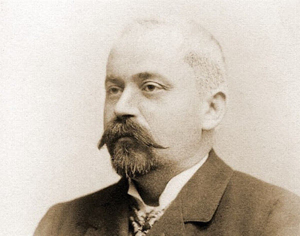 Arheolog Josip Brunšmid napisao je prvi poznati stručni izvještaj o stećku iz Plaškog 1912. godine (Izvor: Zbirka fotografske dokumentacije Uprave za zaštitu kulturne baštine Ministarstva kulture Republike Hrvatske (fototeka.min-kulture.hr))