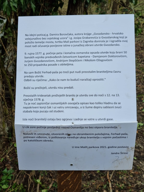 Poduzeće ”Mali parkovi” iz Zagreba izradilo je i postavilo 2021. godine drveni pješački most preko rječice Žirovnice kao dar štovateljima Gvozdanskog (Foto: Tomislav Beronić)