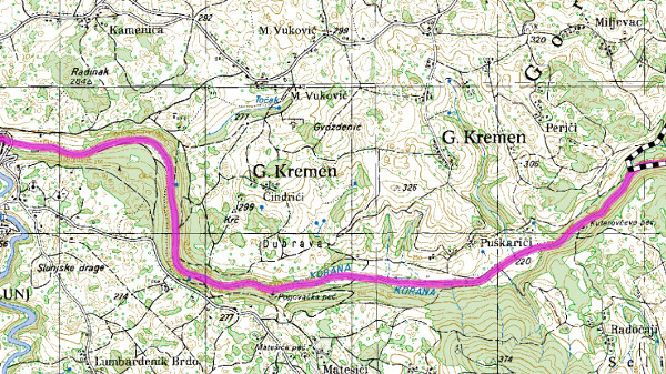 Utvrda Kremen smještena je na glavici iznad desne obale Korane i ravnice nazvane Logorište, sjeverno od zaselka Puškarići (na vojnoj topografskoj karti ”specijalki” prema izmjeri 1947-1976.) (Izvor: Ministarstvo poljoprivrede RH - Aktivna lovišta (sle.mps.hr))