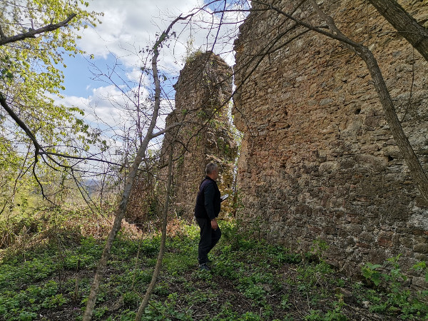 Utvrda Klokoč bila je pod krovom sve do razvojačenja Vojne krajine 1873. godine, nakon čega biva posve napuštena i počinje ubrzano propadati (Foto: Tomislav Beronić)