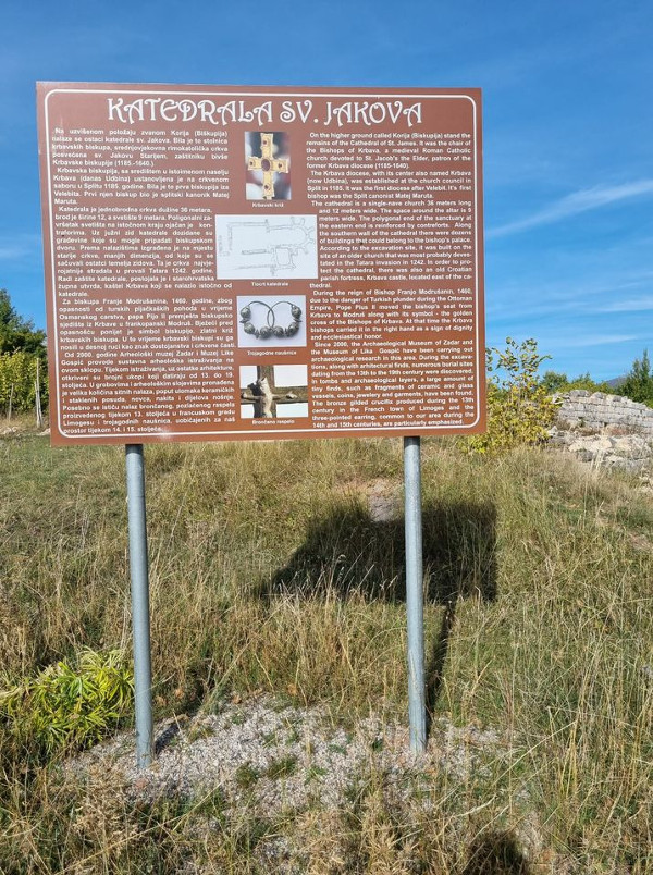 Crkva na položaju Korija (Biskupija) bila je stolnica Krbavske biskupije utemeljene 1185., kojoj je sjedište zbog nadiranja Turaka izmješteno 1460. godine iz Udbine u Modruš (Foto: Tomislav Beronić)
