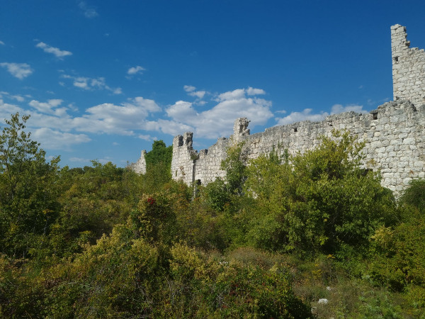 Vrana je bila jako dobro utvrđena, s tri zida, pokretnim mostom i predgrađem. (Foto: Tomislav Beronić)
