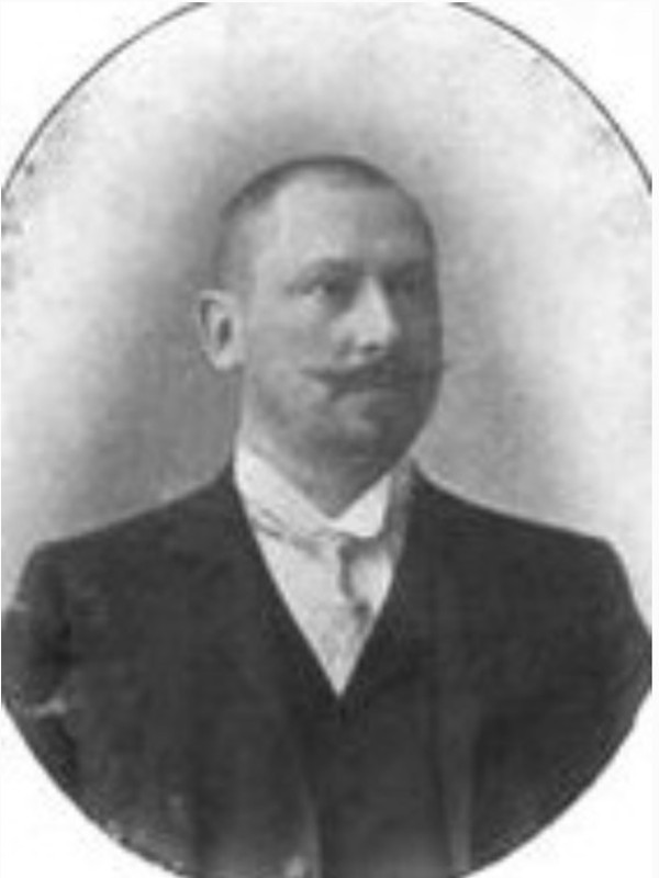 Istaknuti društveni radnik i planinar Ivan Gojtan iskopao je 1925. godine jako ”dugačke” kosti iz groba Ilije Smiljanića, čija daljna sudbina je i nadalje tajna (Izvor: Geni (geni.com))