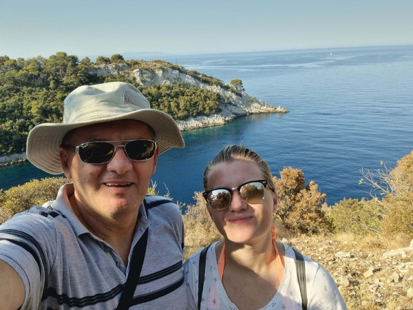Slika 7. - Dora i Tomislav Beronić na vrhu lokacije Gradac u kolovozu 2021. godine (Foto: Tomislav Beronić)