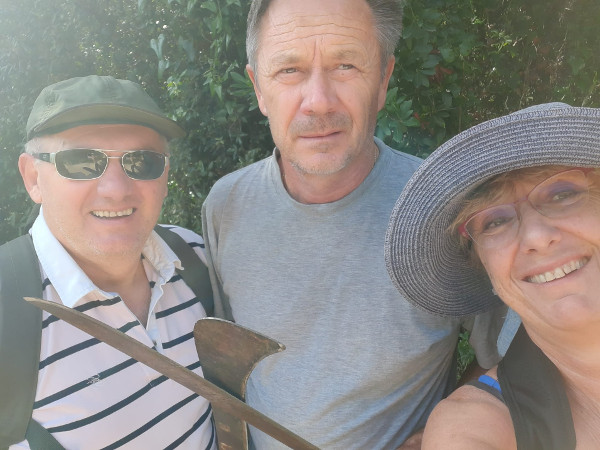 Slika 8. - S lijeva na desno: Tomislav Beronić, Zoran Blagaić i Nataša Blagaić; snimljeno neposredno prije uspona na Gradac (Foto: Nataša Blagaić)