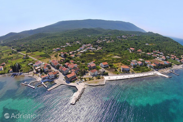 Pogled s istoka na Sreser, gdje su nekoć "rogate bile žene i da su zato bile snažne" (Izvor: Adriatic.hr)