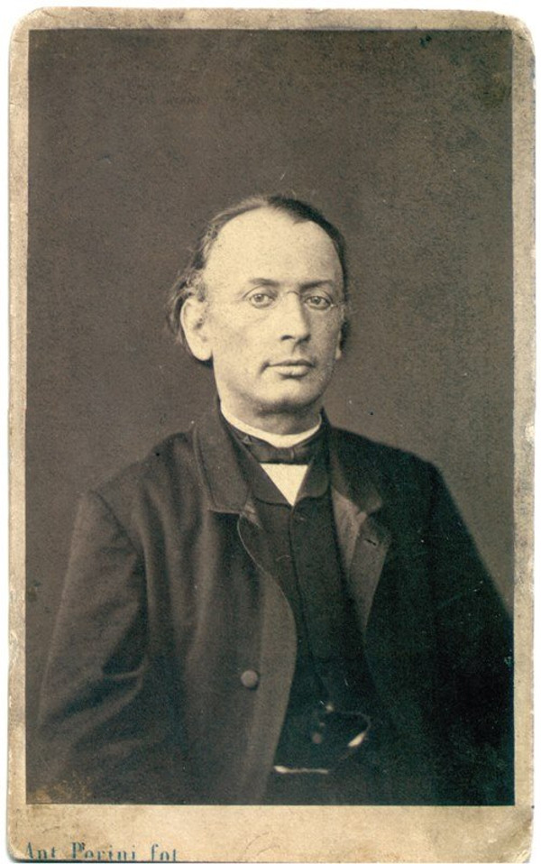 Povjesničar i arheolog Šime Ljubić objavio je u glasilu ”Viestnik Hrvatskoga arkeologičkoga družtva” iz 1880. godine jedini poznati zapis o stećcima iz Kunovca Kupirovačkog, zasnovan na izvještaju učitelja iz Srba Dane Bogdanovića (Izvor: Facebook stranica Riječka enciklopedija - Fluminensia)