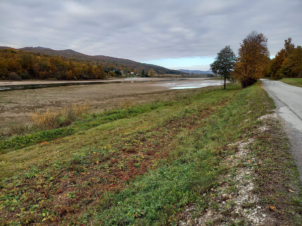 Zagorska Mrežnica se ulijeva u umjetno jezero Sabljaci (Foto: Faruk Islamović)