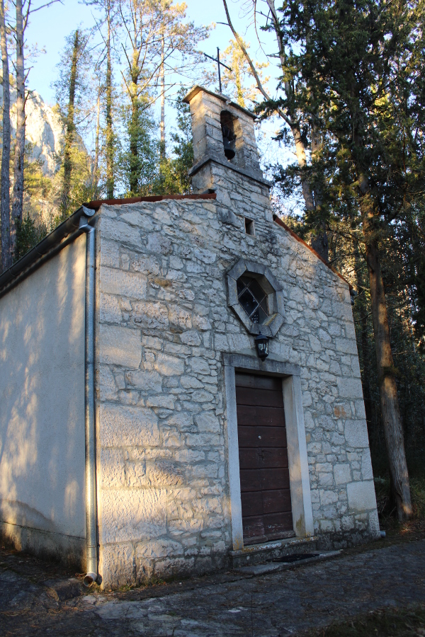 Crkva Sveti Stjepan (Prvomučenik) sagrađena u 19. stoljeću, na mjestu crkve koja se spominje 1580. godine. (Foto: Goran Majetić)